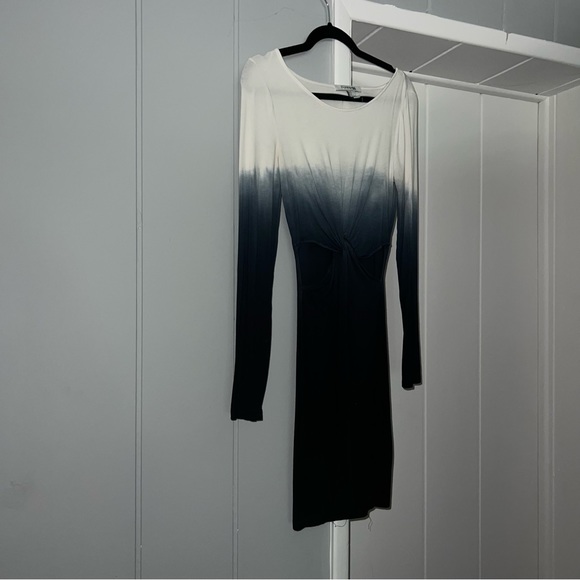 3/$10 EUC Forever21 Size S Bust 28" Midi Dress Ombré White and Navy - Picture 3 of 6
